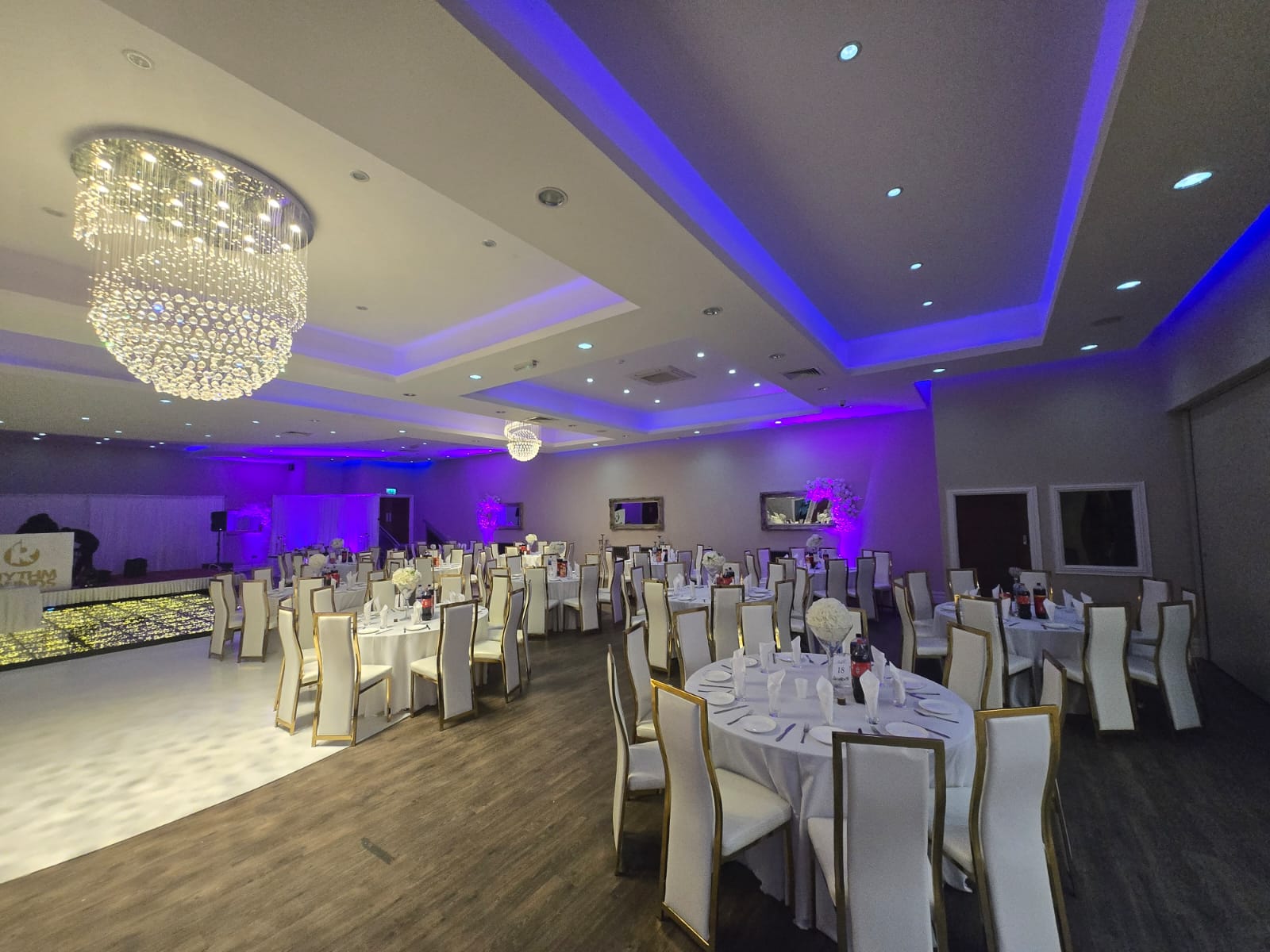 Diamond Suite — floral centrepiece